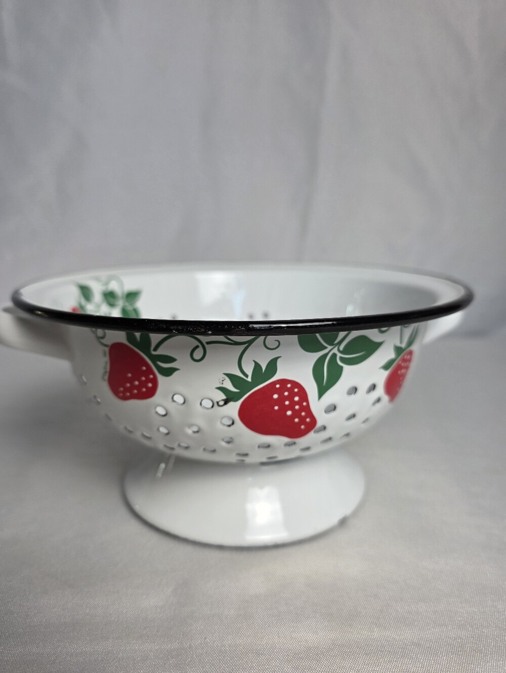 Vintage 1983 Teleflora Enamel Strawberry Colander Strainer Metal